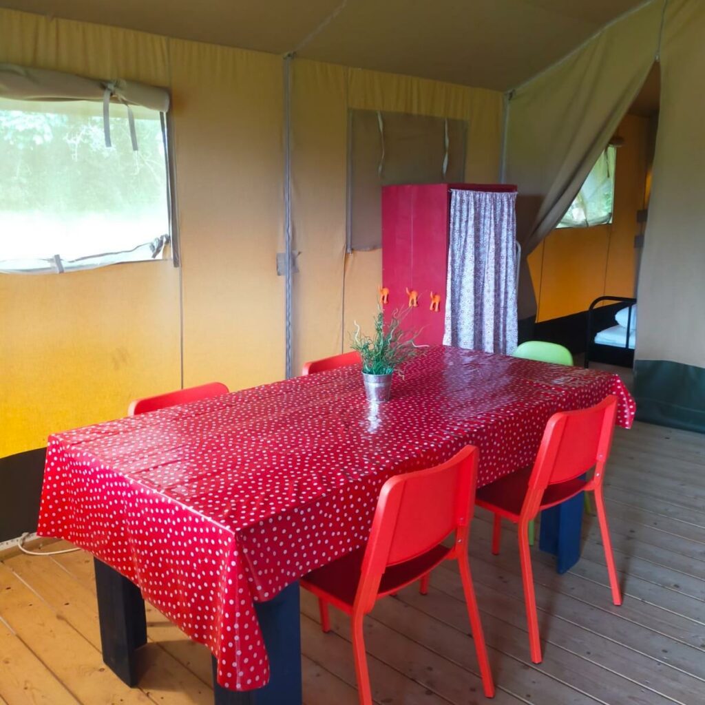 Camping-Les-Suchères-Safaritent-4-vierkant